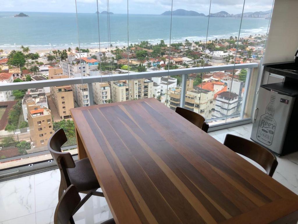 Maravilhoso Apartamento Vista Mar Enseada Гуаружа Экстерьер фото