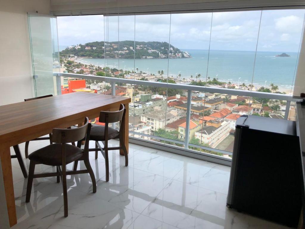 Maravilhoso Apartamento Vista Mar Enseada Гуаружа Экстерьер фото