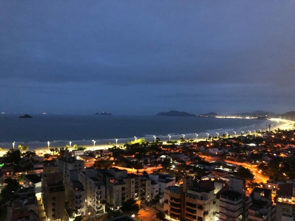 Maravilhoso Apartamento Vista Mar Enseada Гуаружа Экстерьер фото